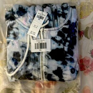 Cropped Tie-Dye Zippered Hoodie